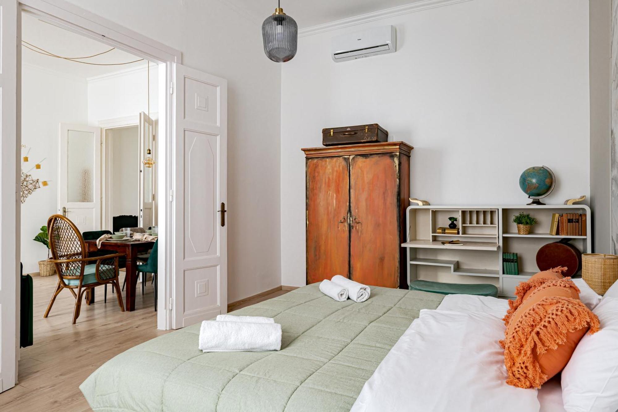 Jungle Aesthetics Downtown Apartman Aircon And Garage Parking Budapest Extérieur photo
