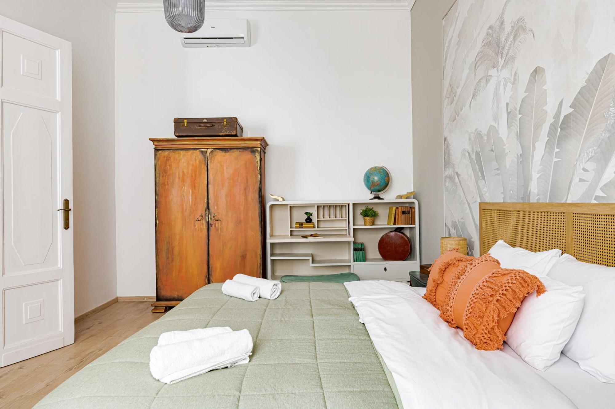 Jungle Aesthetics Downtown Apartman Aircon And Garage Parking Budapest Extérieur photo