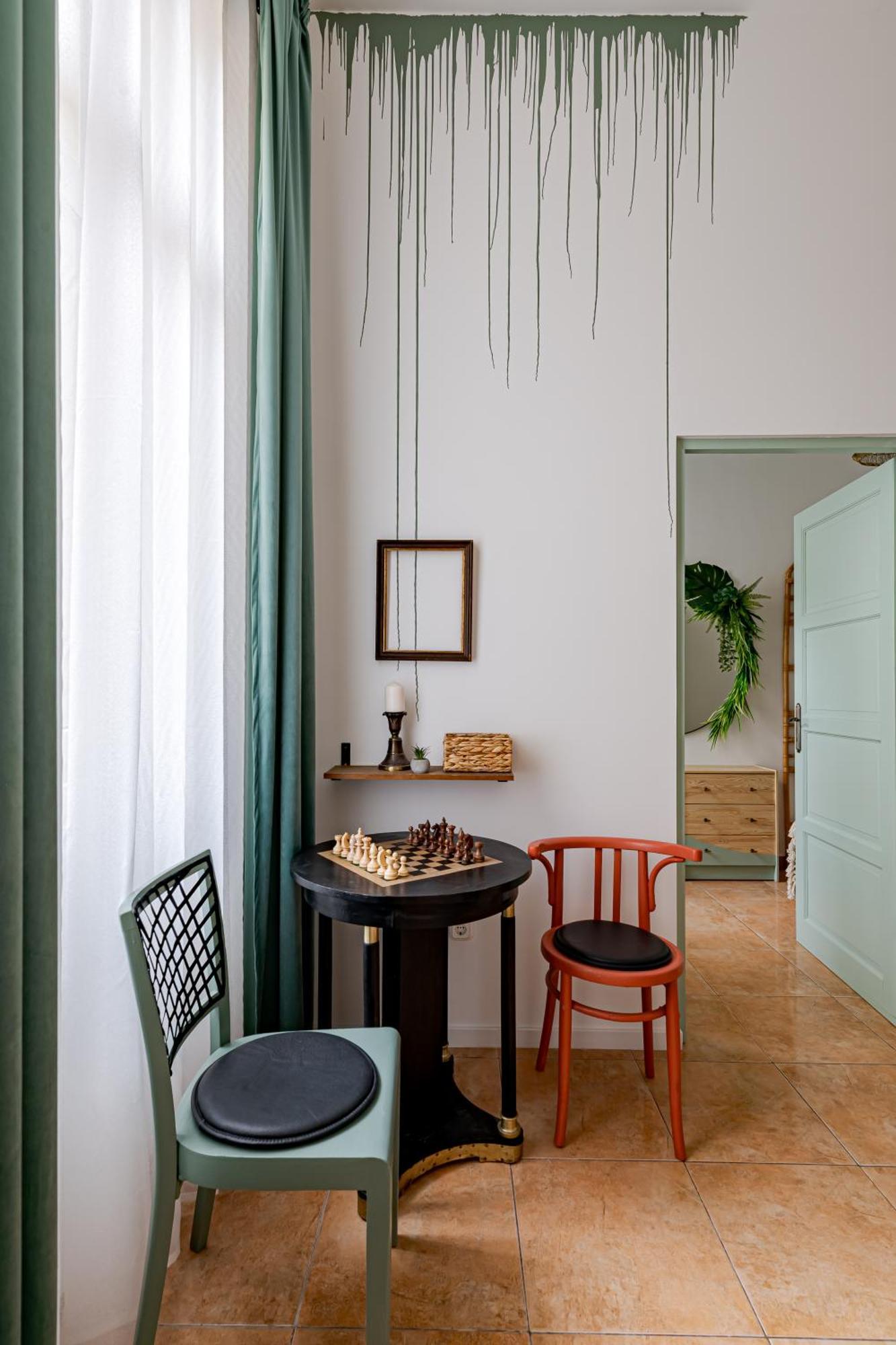 Jungle Aesthetics Downtown Apartman Aircon And Garage Parking Budapest Extérieur photo