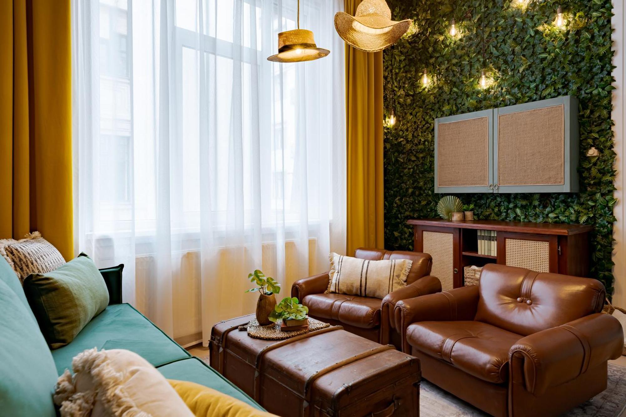 Jungle Aesthetics Downtown Apartman Aircon And Garage Parking Budapest Extérieur photo
