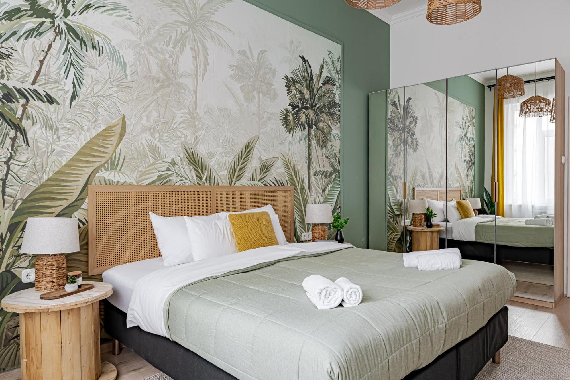 Jungle Aesthetics Downtown Apartman Aircon And Garage Parking Budapest Extérieur photo